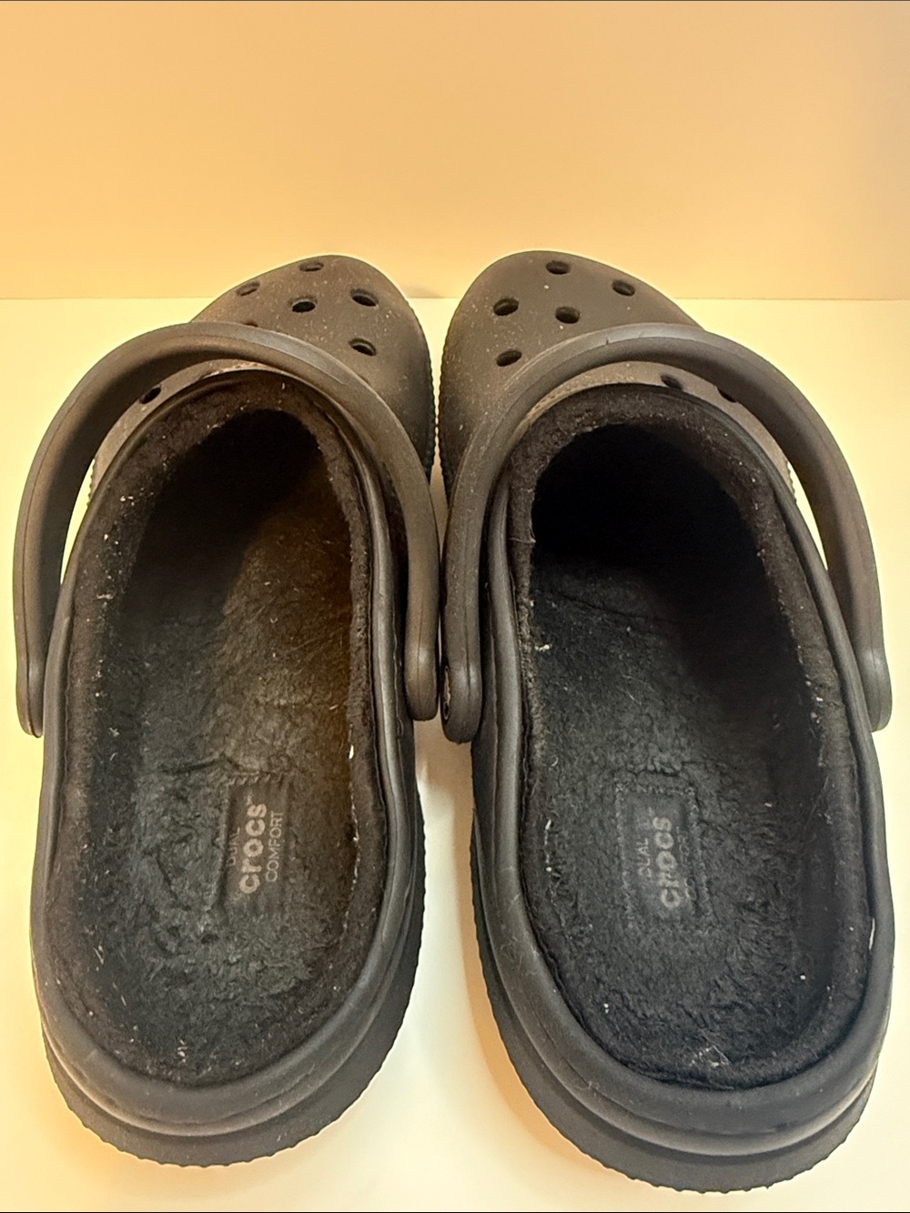 Crocs Classic Black Fleece Lined Clogs Unisex Men’s 8 Women’s 10 Cozy Comfort - Picture 6 of 7